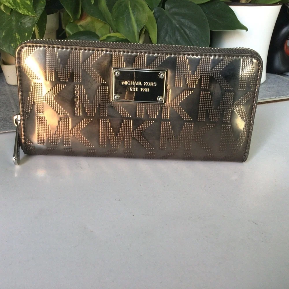 Michael Kors Signature Metallic Silver Zip Around Clutch Wallet Accordion Style